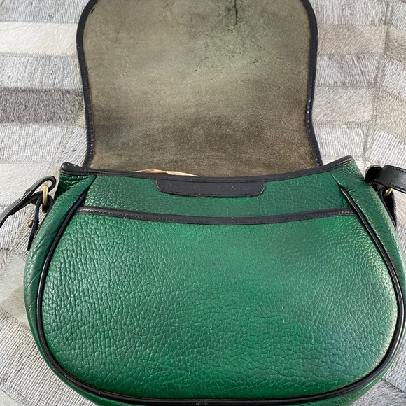 Vintage Dooney & Bourke in an Amazing Kelly Green - Picture 8 of 13